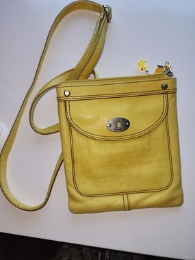 Fossil Yellow Small Crossbody Bag Magnetic/Zip, Lined Pockets w/Small Charms